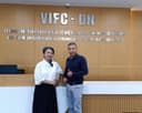 Tuấn Hà tại trụ sở VIFC Đà Nẵng